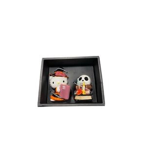 Sanrio Hello Kitty Halloween x Skull Salt And Pepper Shakers